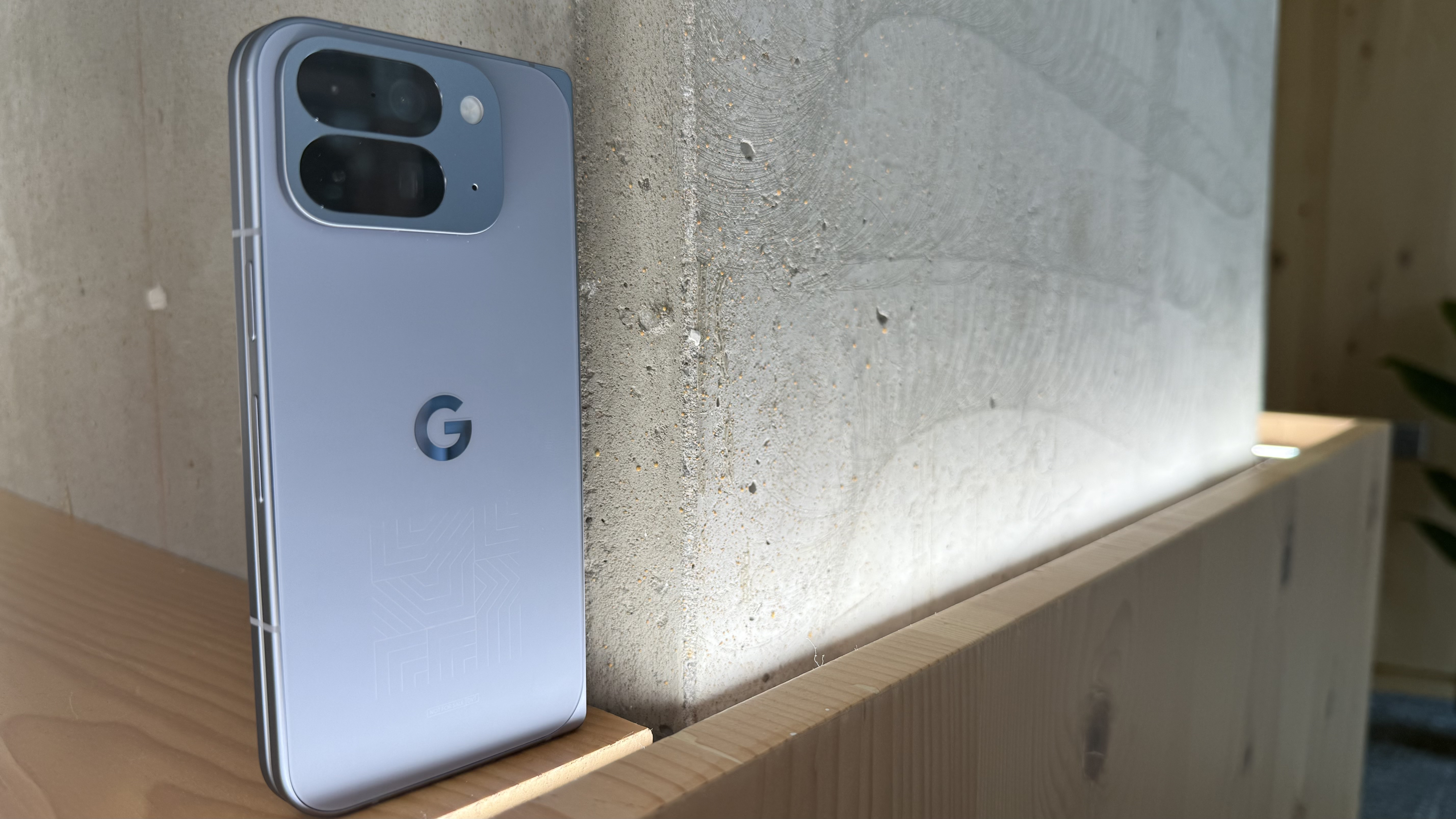 Pixel 10 Pro Fold in all its glory (Moonstone)