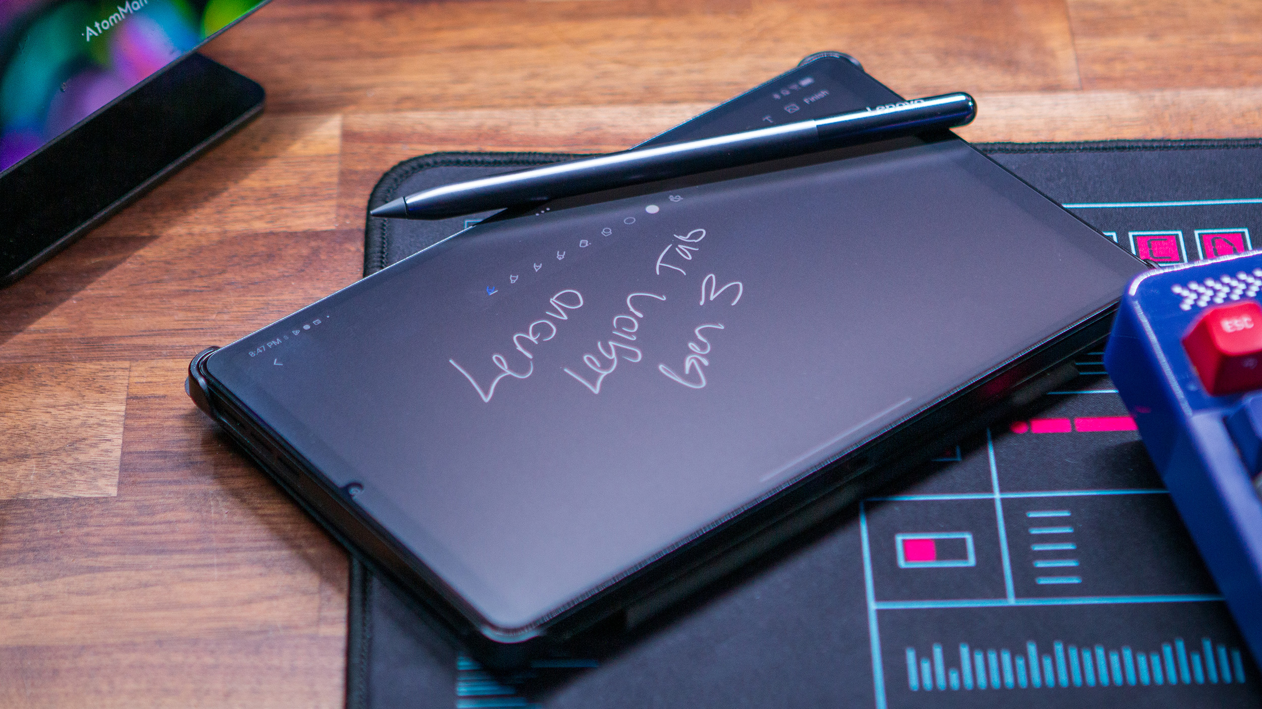 Notes app with stylus on Lenovo Legion Tab Gen 3 with matte screen protector